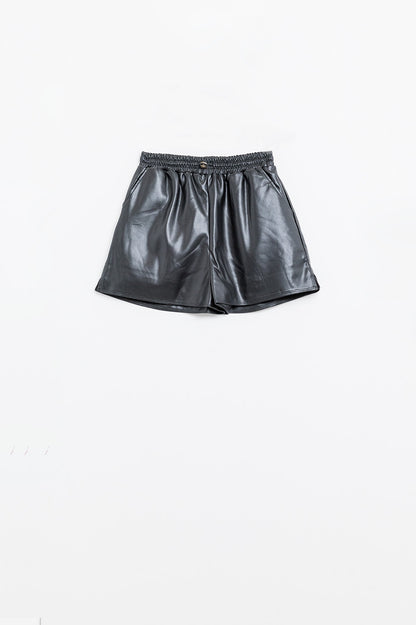 Black faux leather shorts with gathering at the waist with drawstring