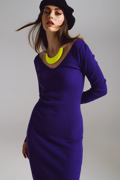 Bodycon Midi Knitted Dress With V-neckline in Purple