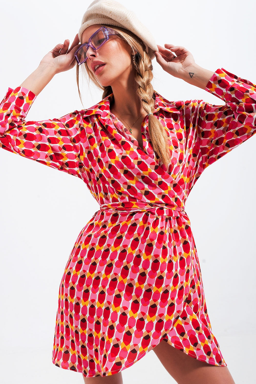 Button front tie waist printed dress in red