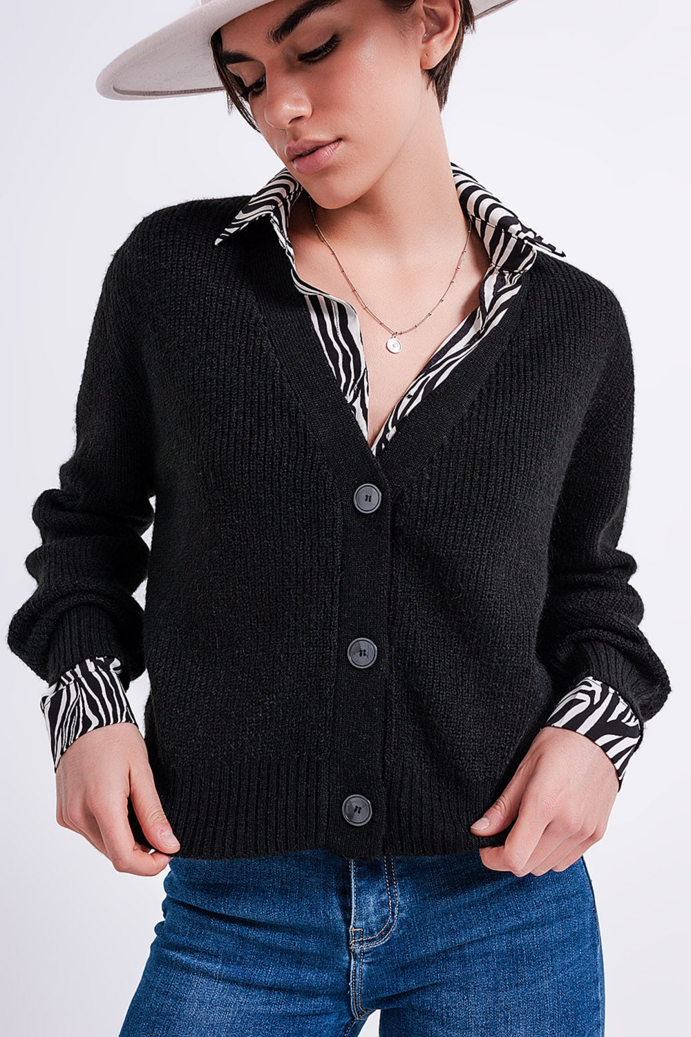 Q2 Button Through Cardigan in Black