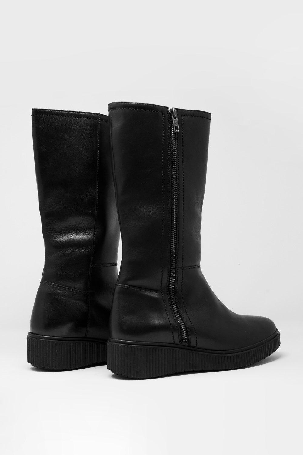 chunky zip boots in black