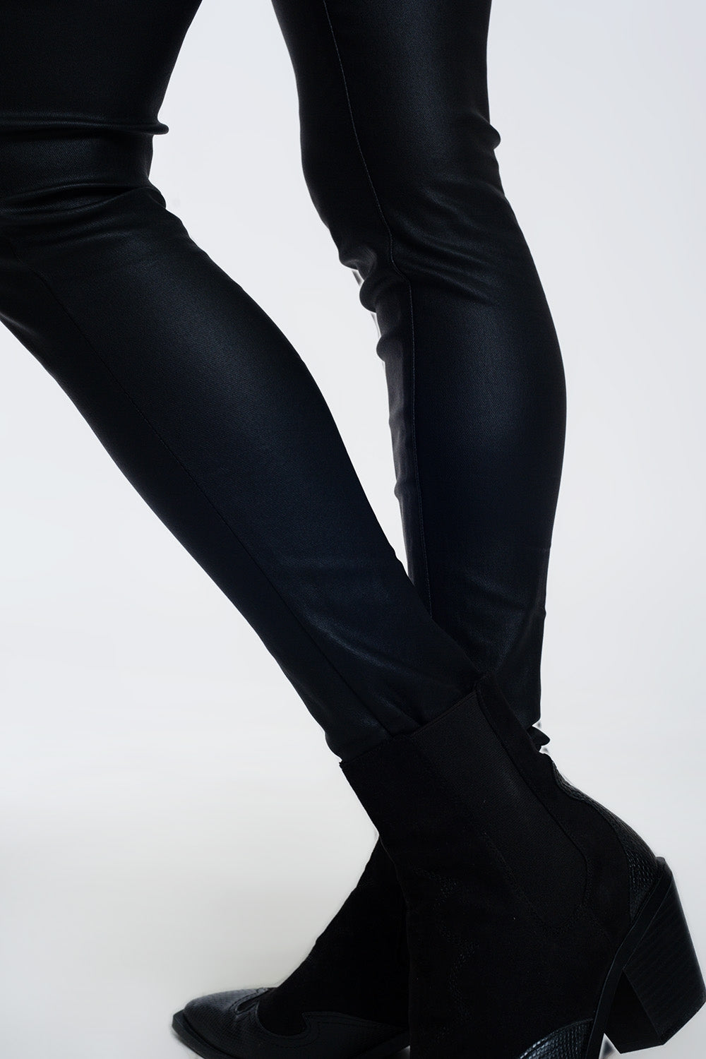 Coated pants in black