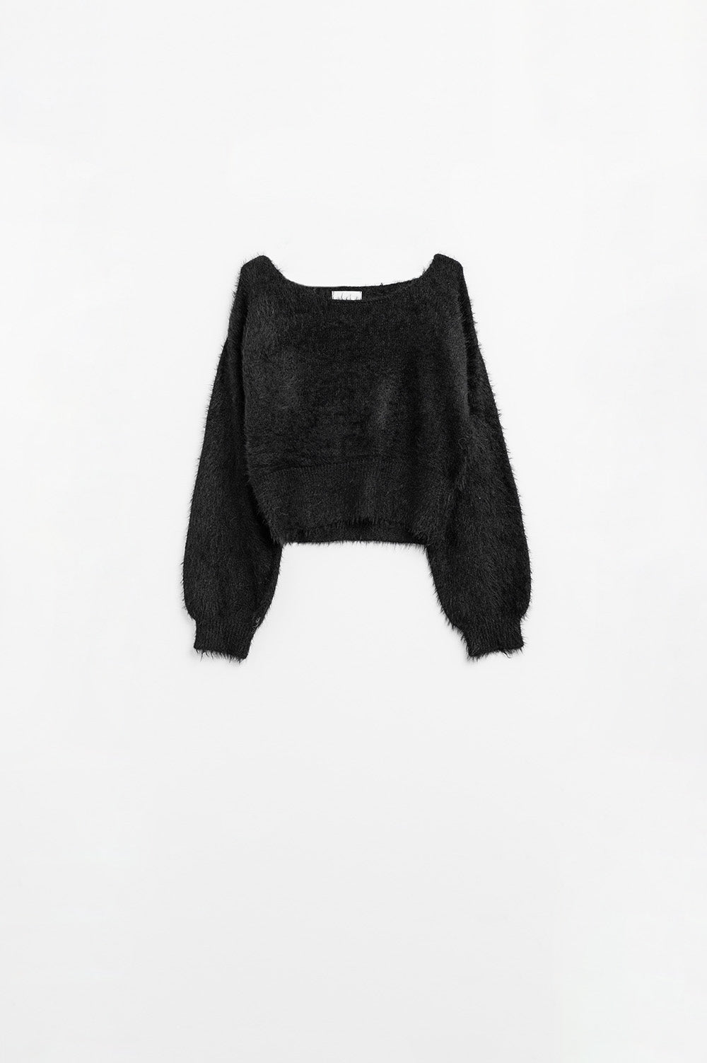 cropped fluffy sweater in black fitted at the waist