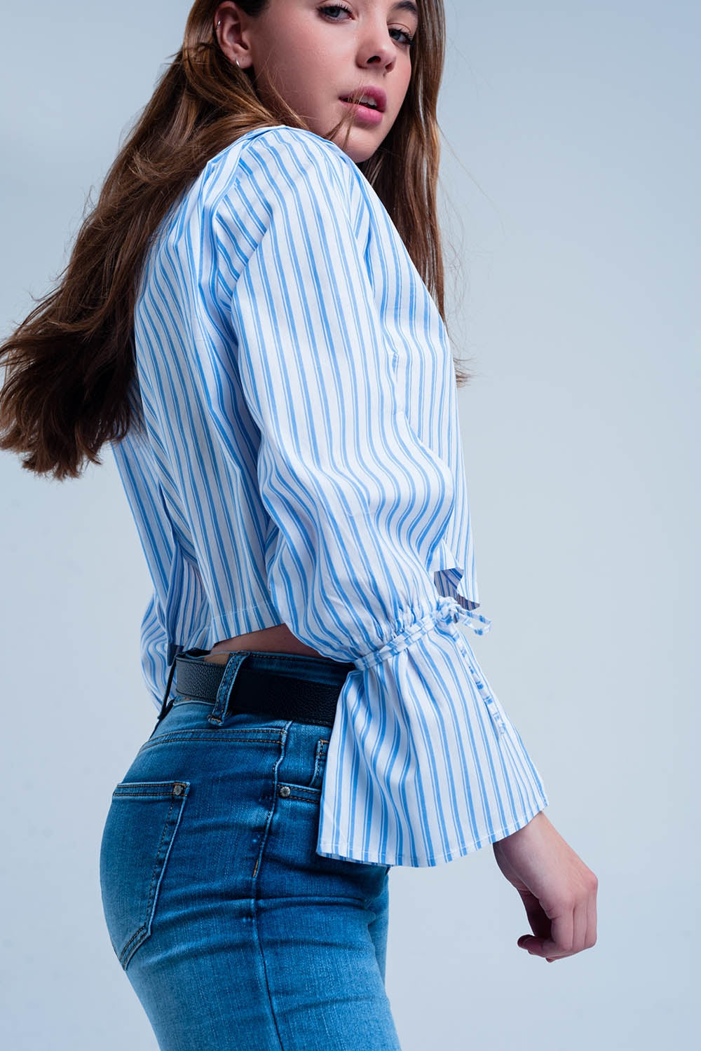 Cropped striped shirt in blue