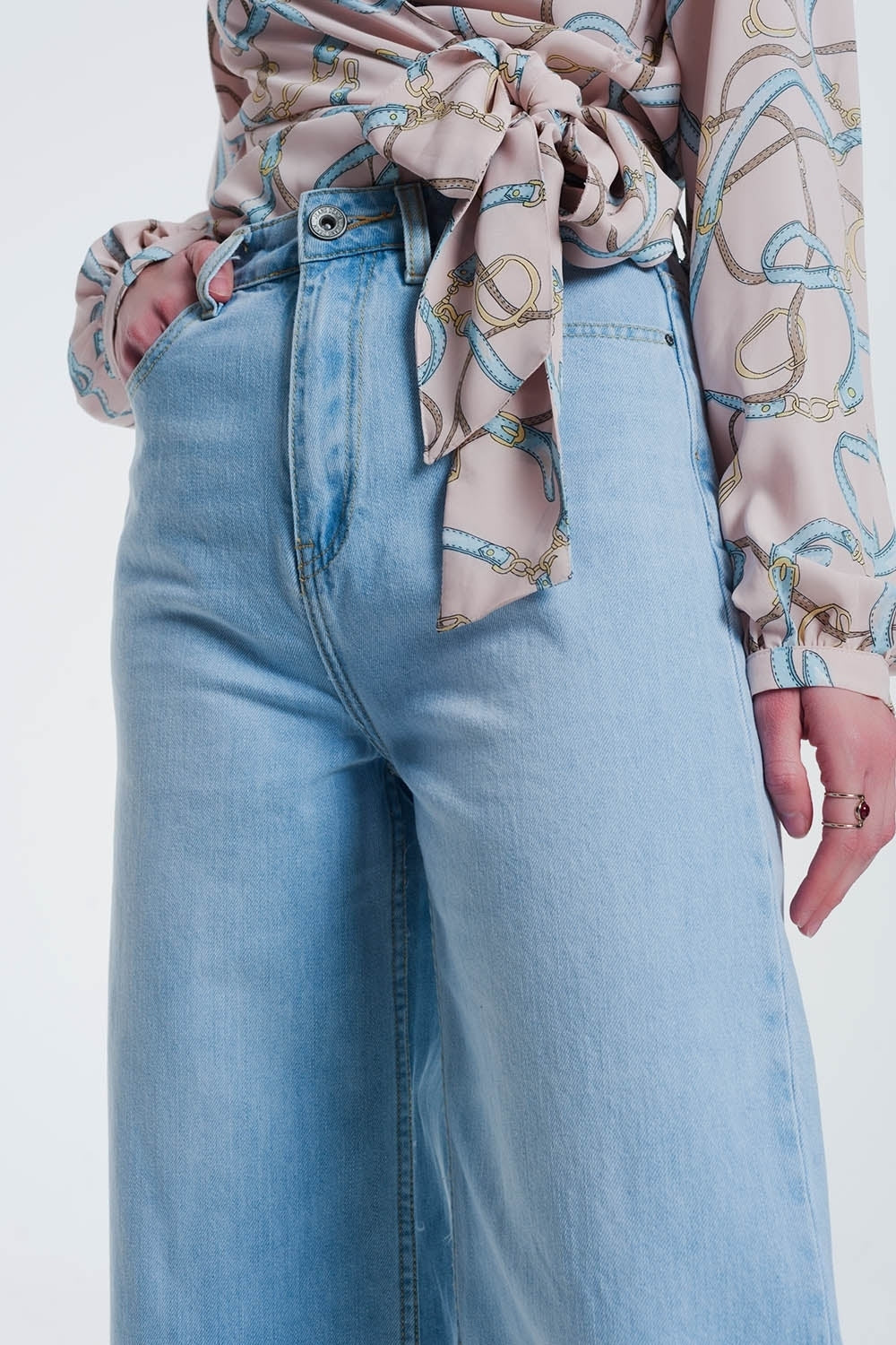 Culotte jeans with ripped hem