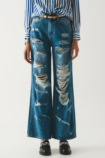 destroyed boyfriend jeans in blue