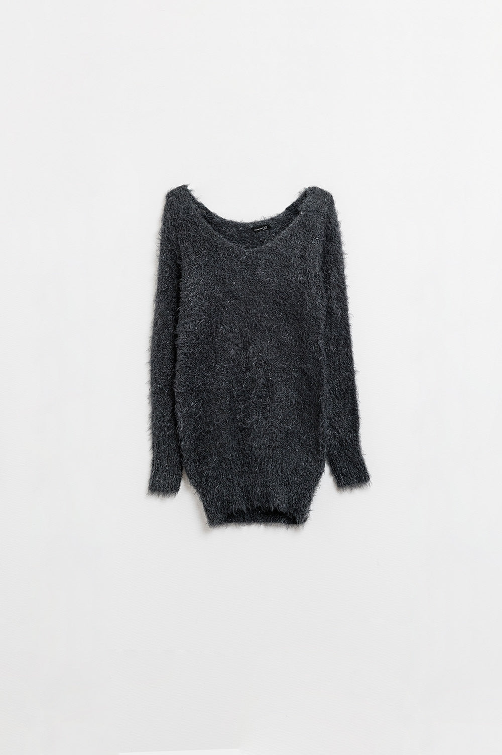 Q2 Extra soft fur sweater in black