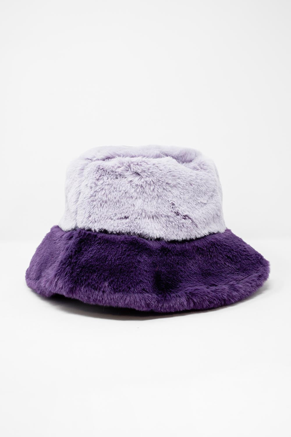 Q2 Faux fur bucket hat in purple