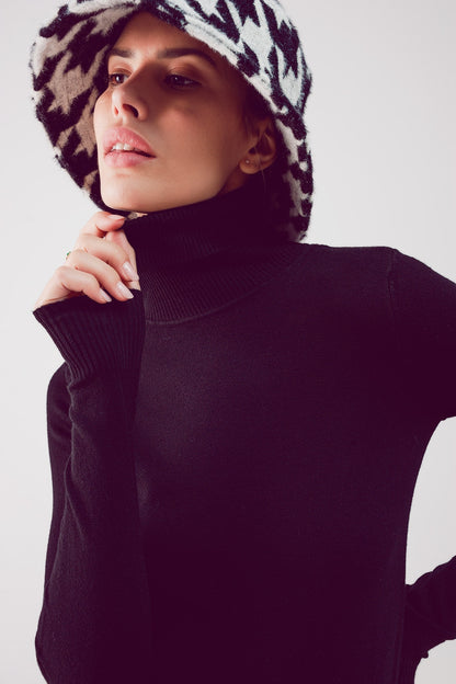 Fine knit high neck jumper in black