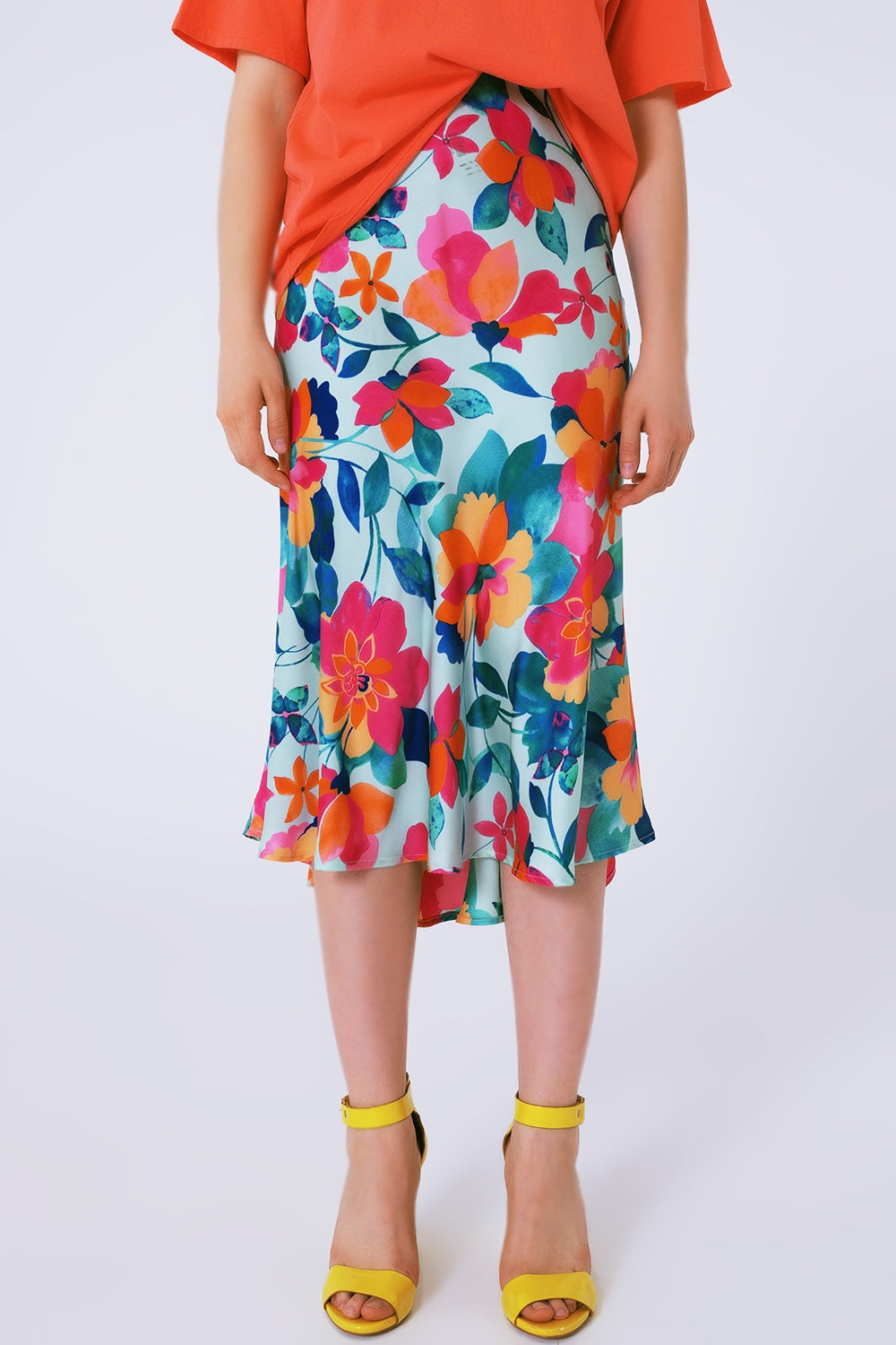 Q2 Flower Print Pleated Midi Skirt in White