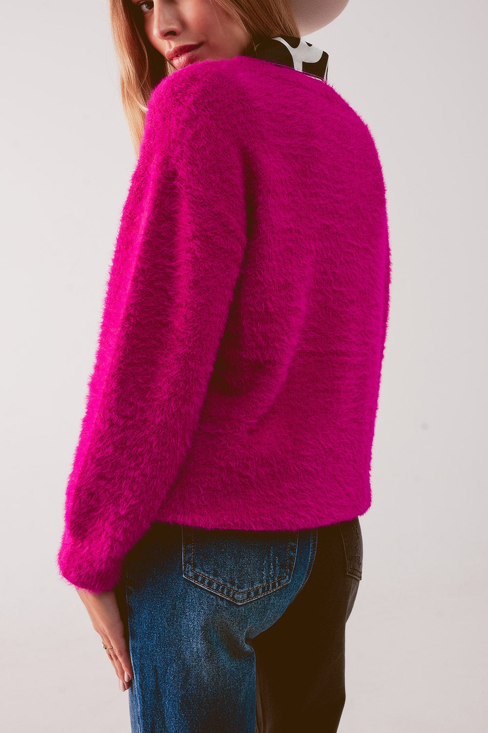 Fluffy knit jumper in fuchsia