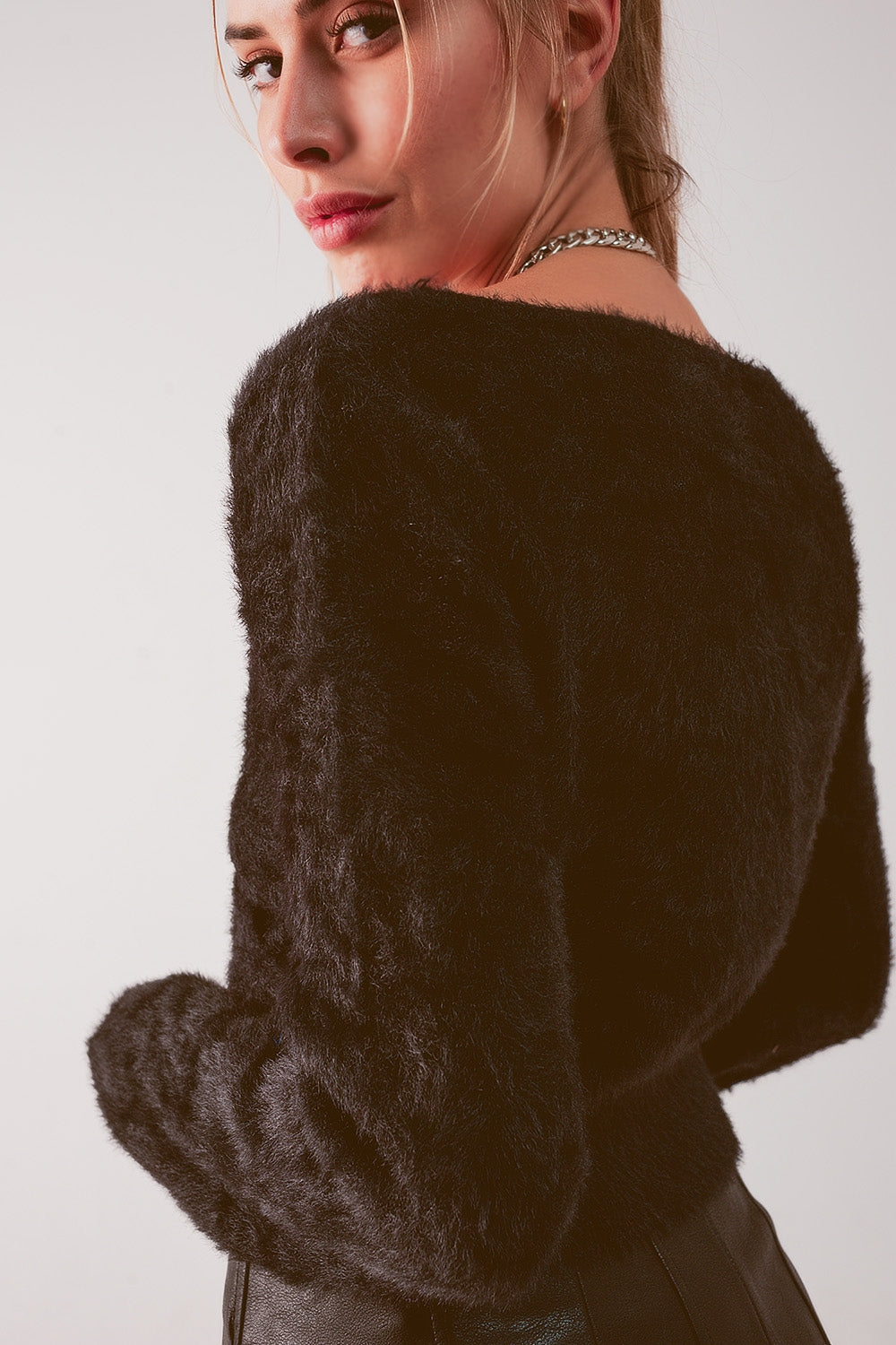 Fluffy v neck knit jumper in black