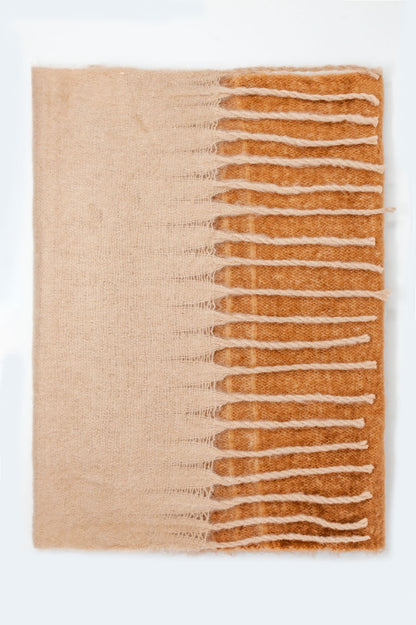 Q2 Fringed striped scarf in beige