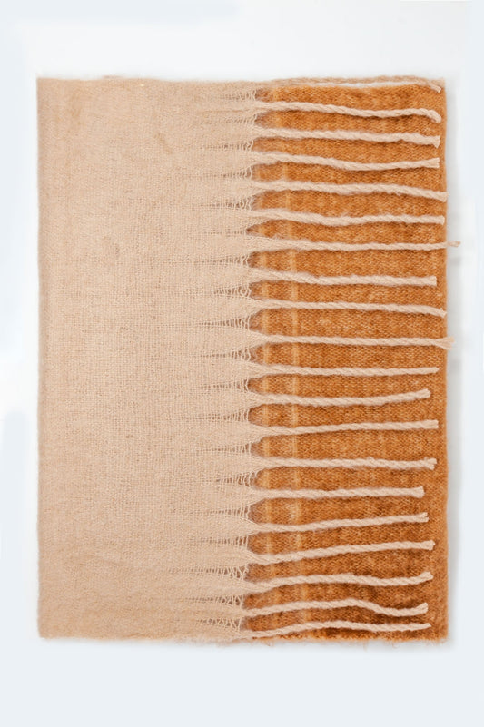 Q2 Fringed striped scarf in beige