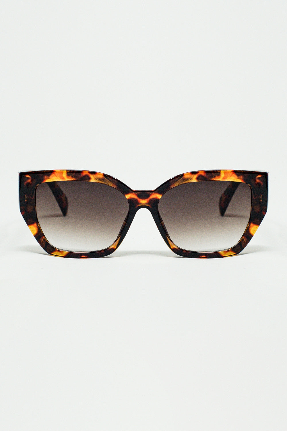 Q2 geometric polarized sunglasses with gradient dark lenses and tortoise shell