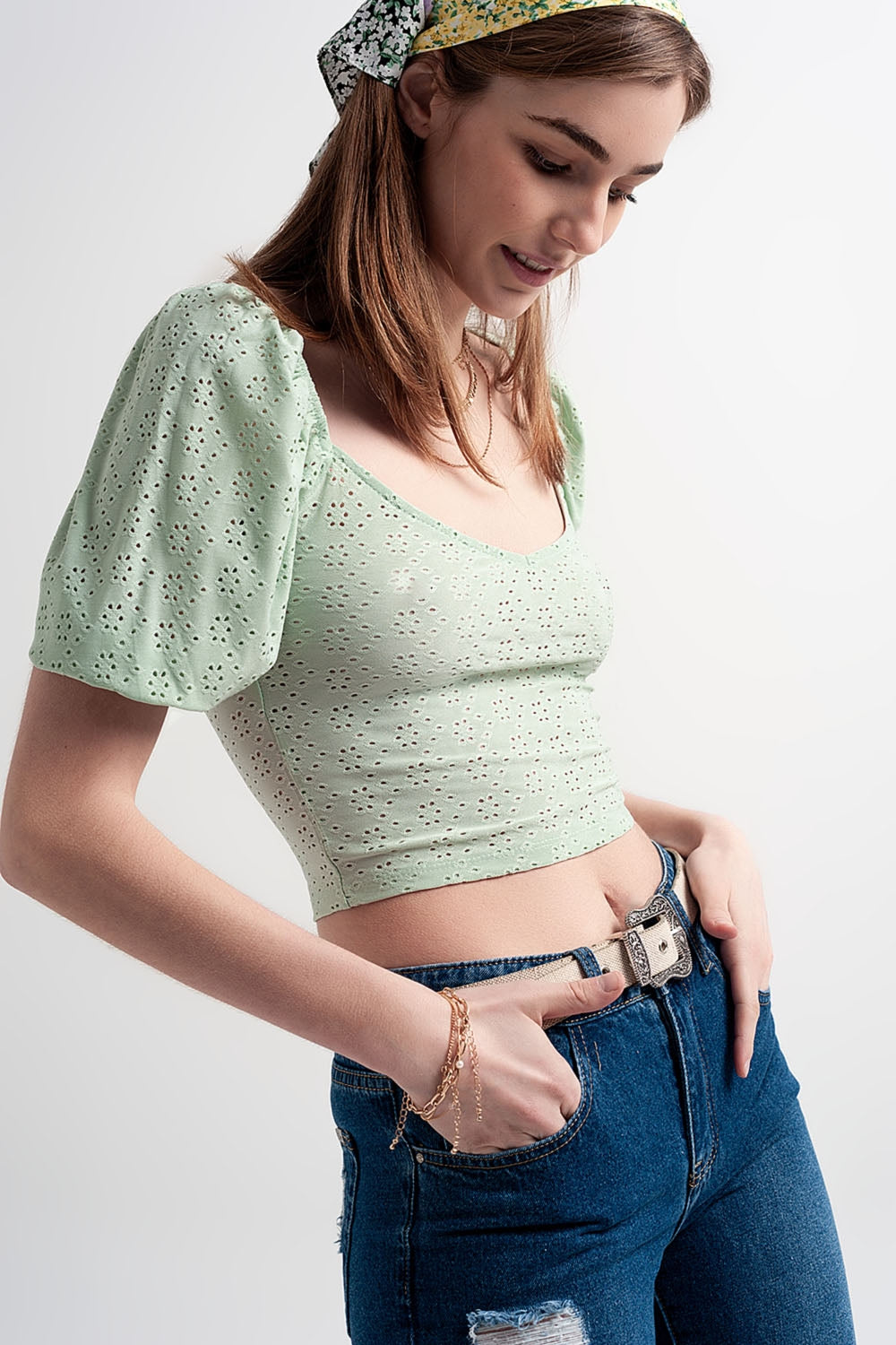 Q2 Green short top in batiste fabric with puffed sleeves