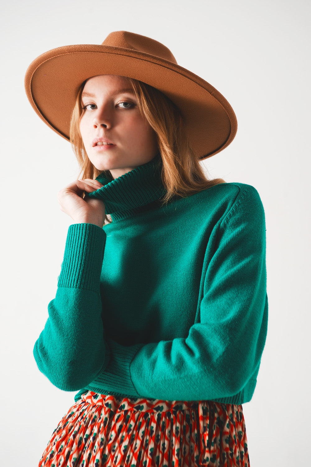 High neck cropped jumper in green