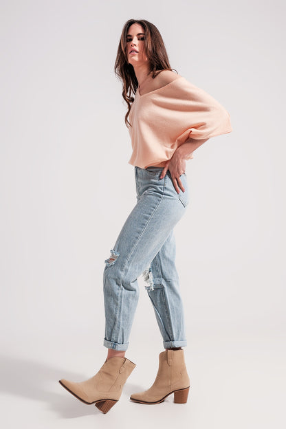 High rise mom jeans in lightwash with rips