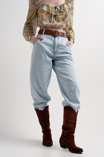 Q2 High rise slouchy mom jeans in lightwash