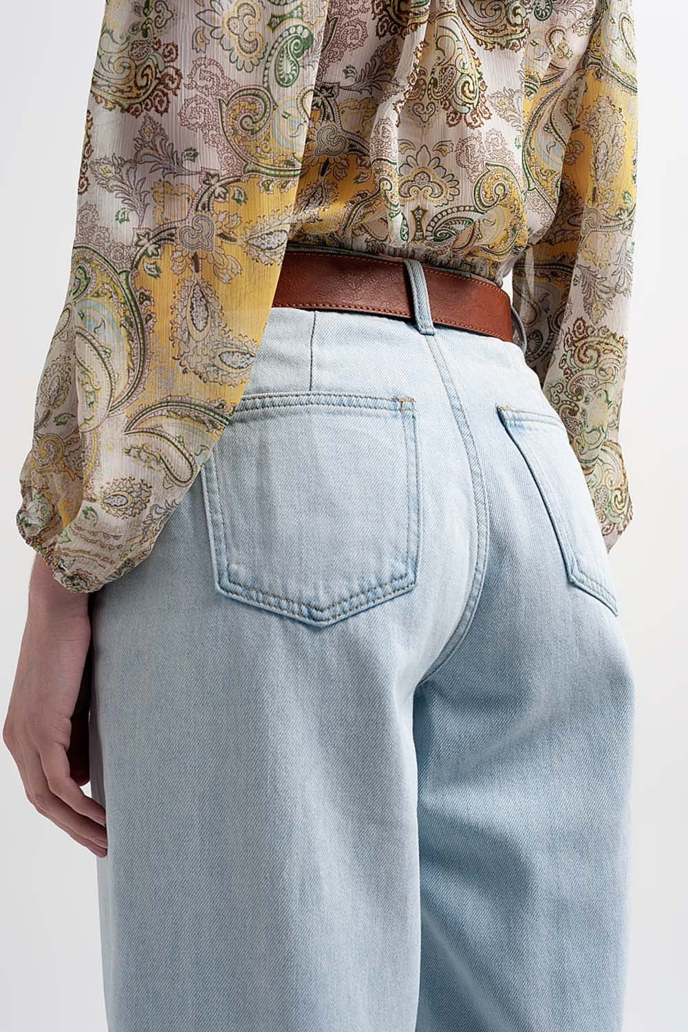 High rise slouchy mom jeans in lightwash