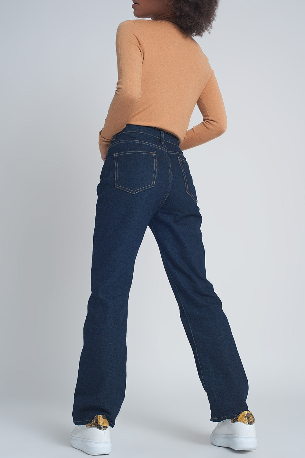 High rise straight cut jeans in dark blue