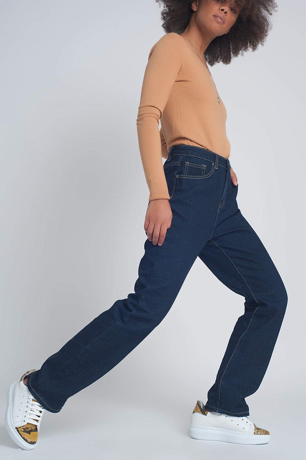 High rise straight cut jeans in dark blue