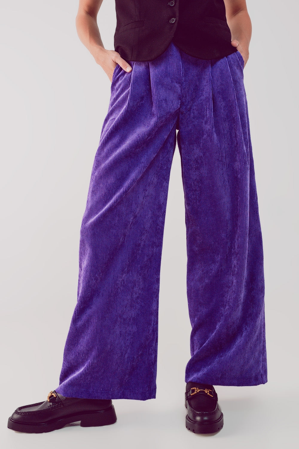 Q2 High rise straight leg pants in purple cord