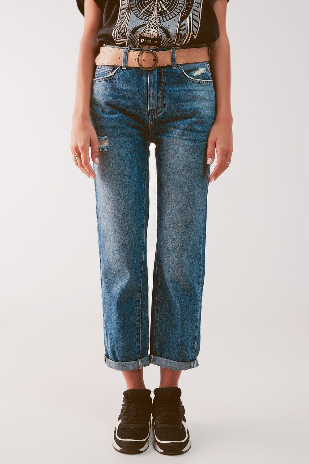 High waist jean with thigh slash in midblue