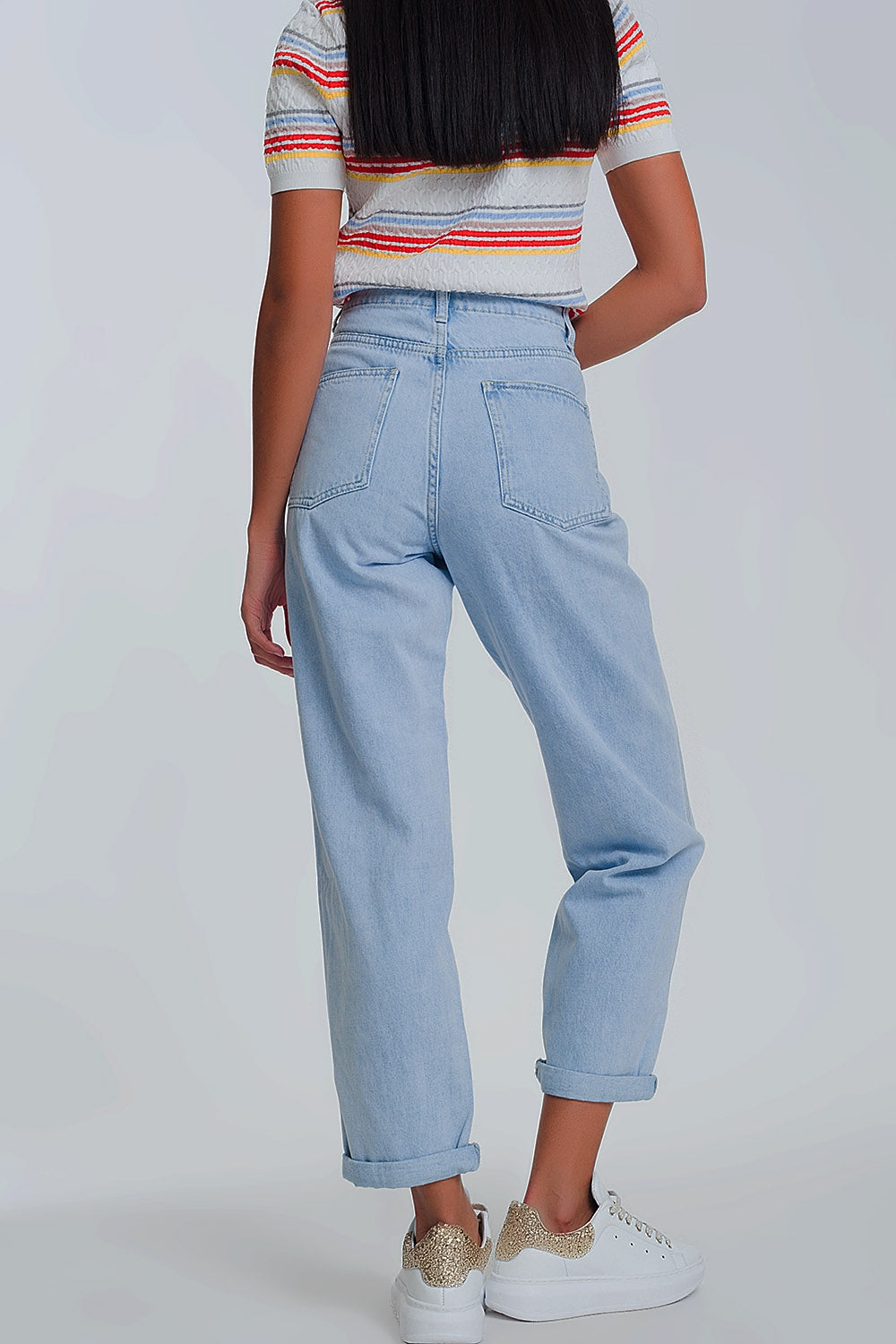 High waist mom jeans in light blue denim