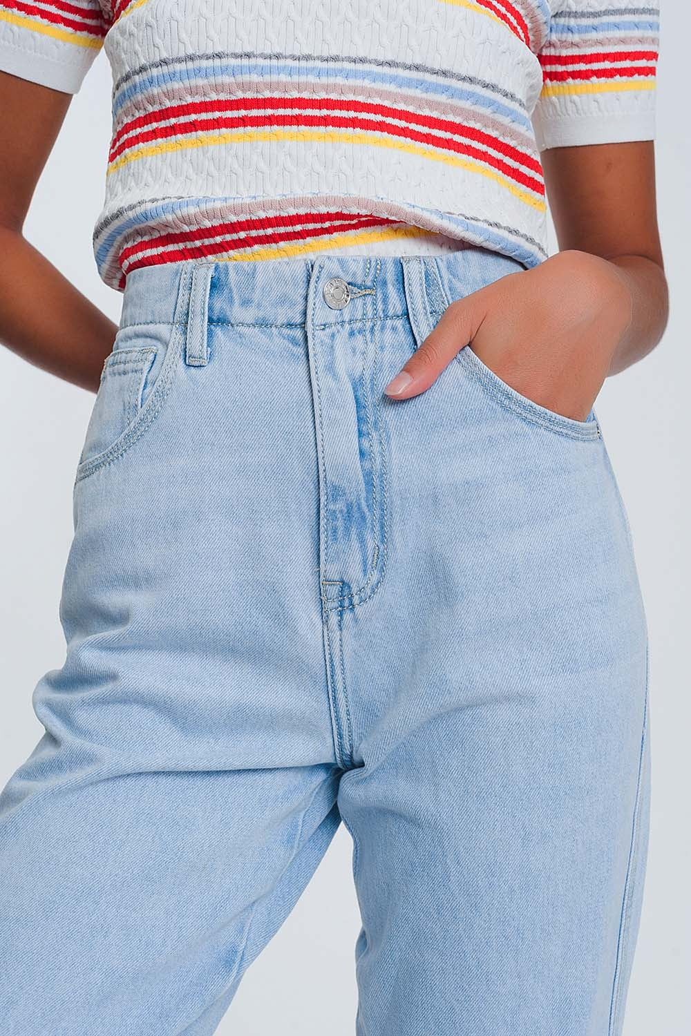 High waist mom jeans in light blue denim