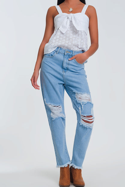 Q2 High waist mom jeans with busted knees in light denim