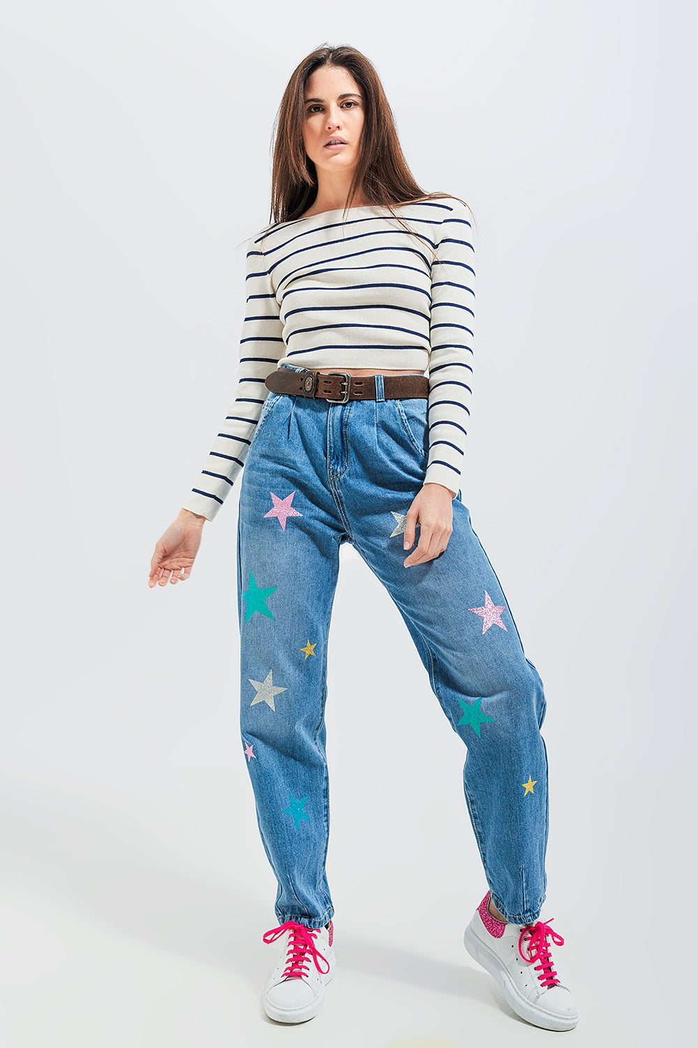 High waist slouch jean with pleat front with star print