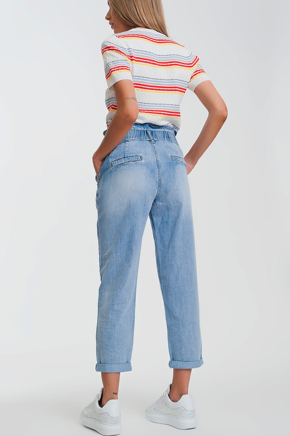 Light denim straight jeans with big waistband detail