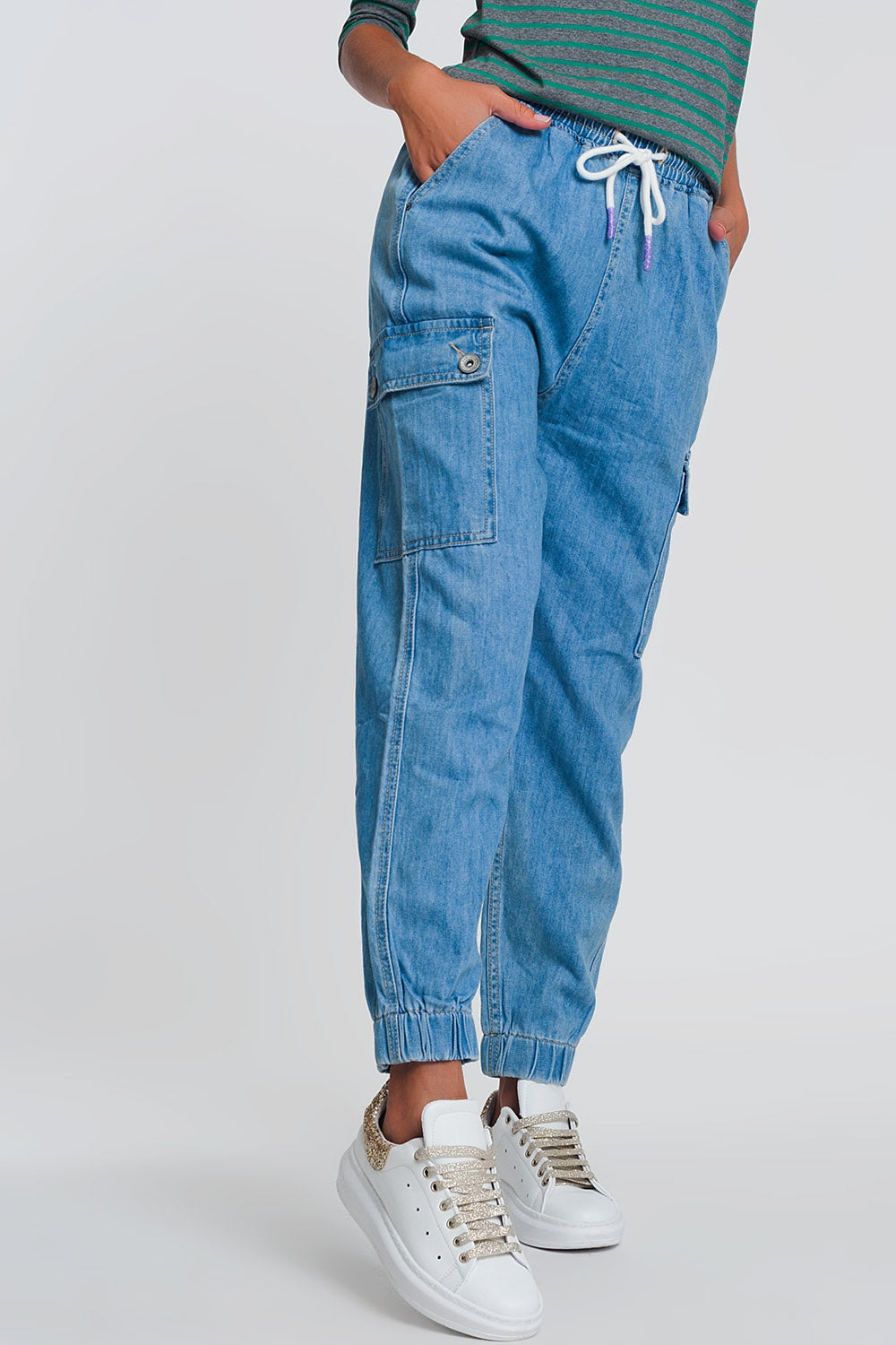 Lightweight denim jogger with pockets in light denim