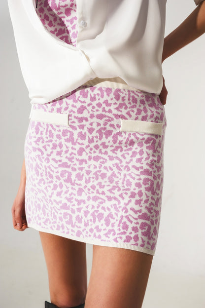 Lightweight knit mini skirt in lilac animal print