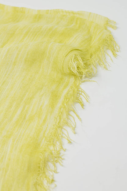 Lightweight scarf in yellow