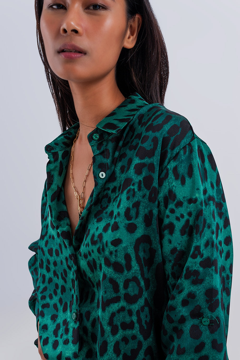 Long sleeve soft shirt in green animal print