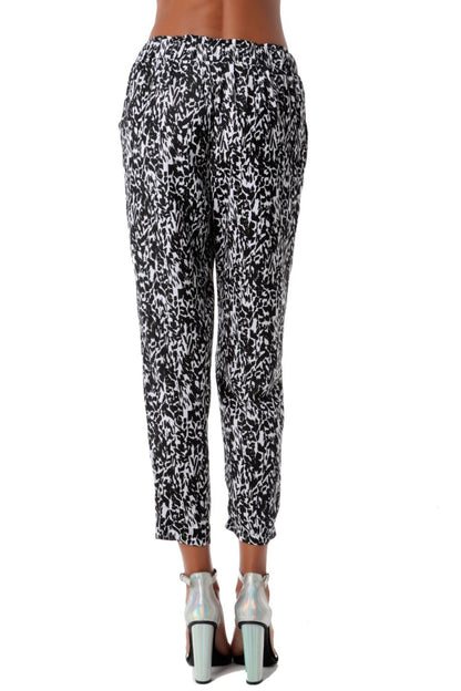 Loose fit pant in abstract print