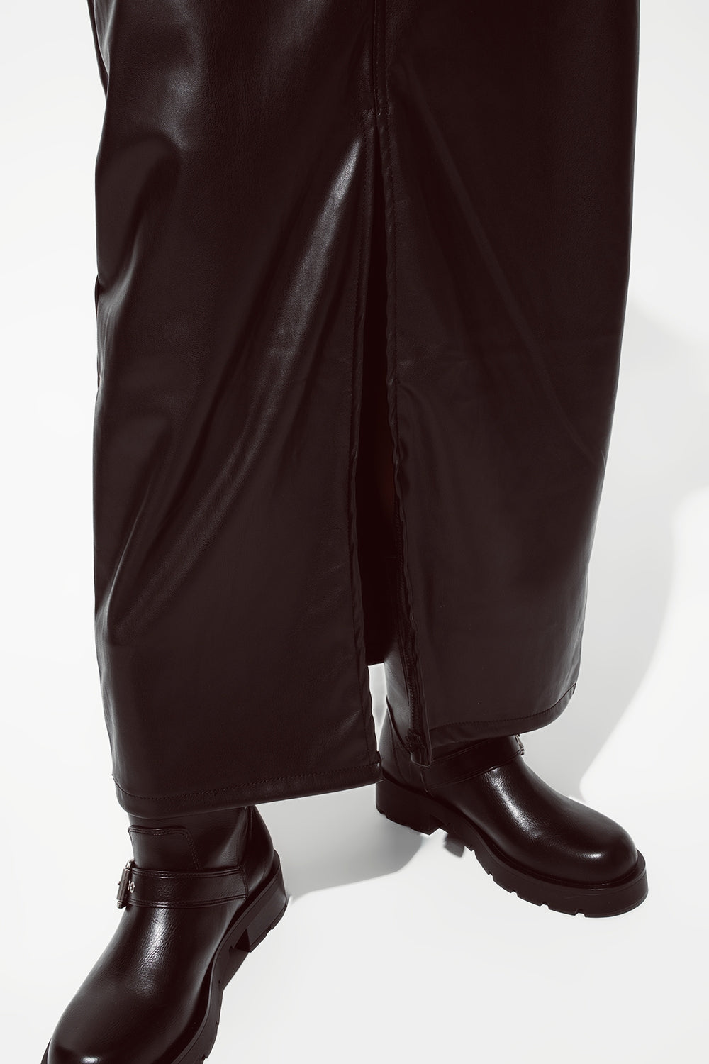 Maxi faux leather skirt with cut at the front